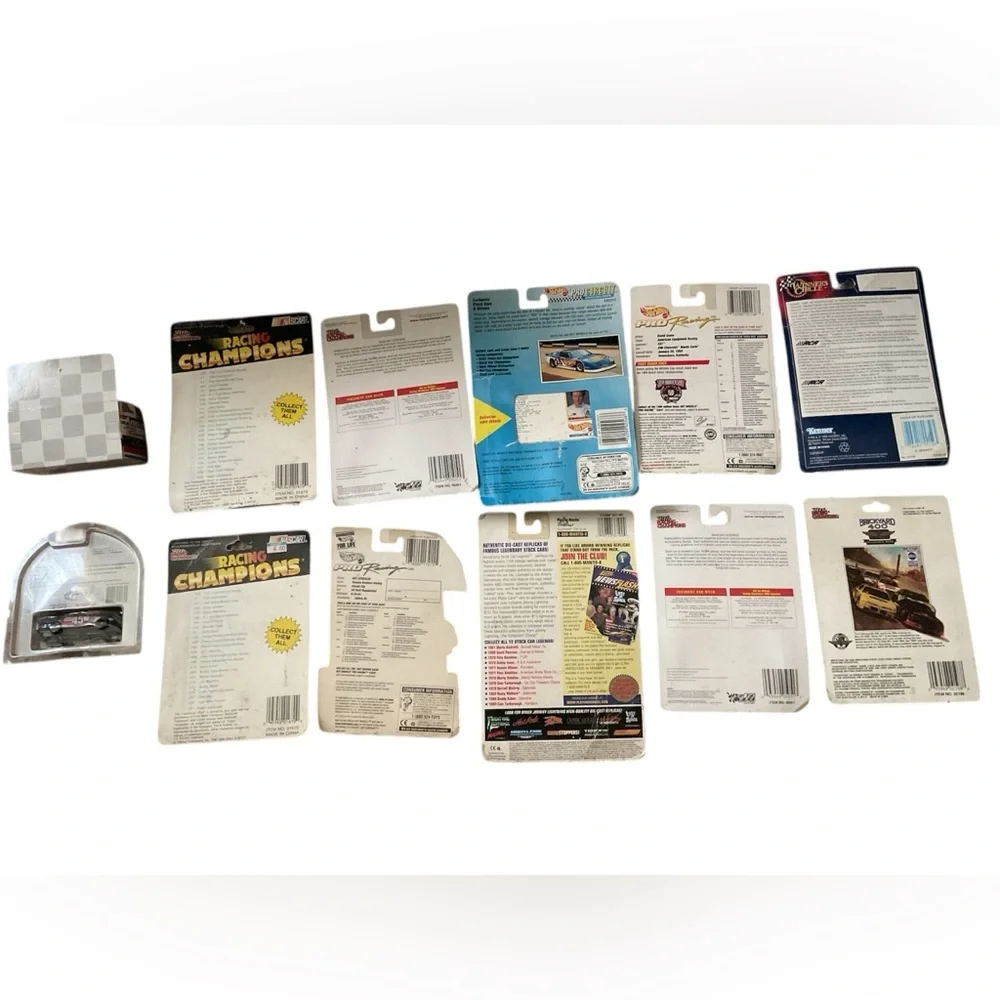 Assorted Die-Cast Racing Cars Collection - Picture 14 of 14